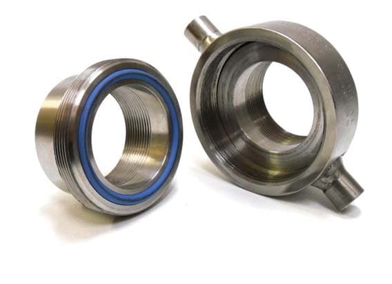 Large-bore O-seal pipe union halves with blue O-rings