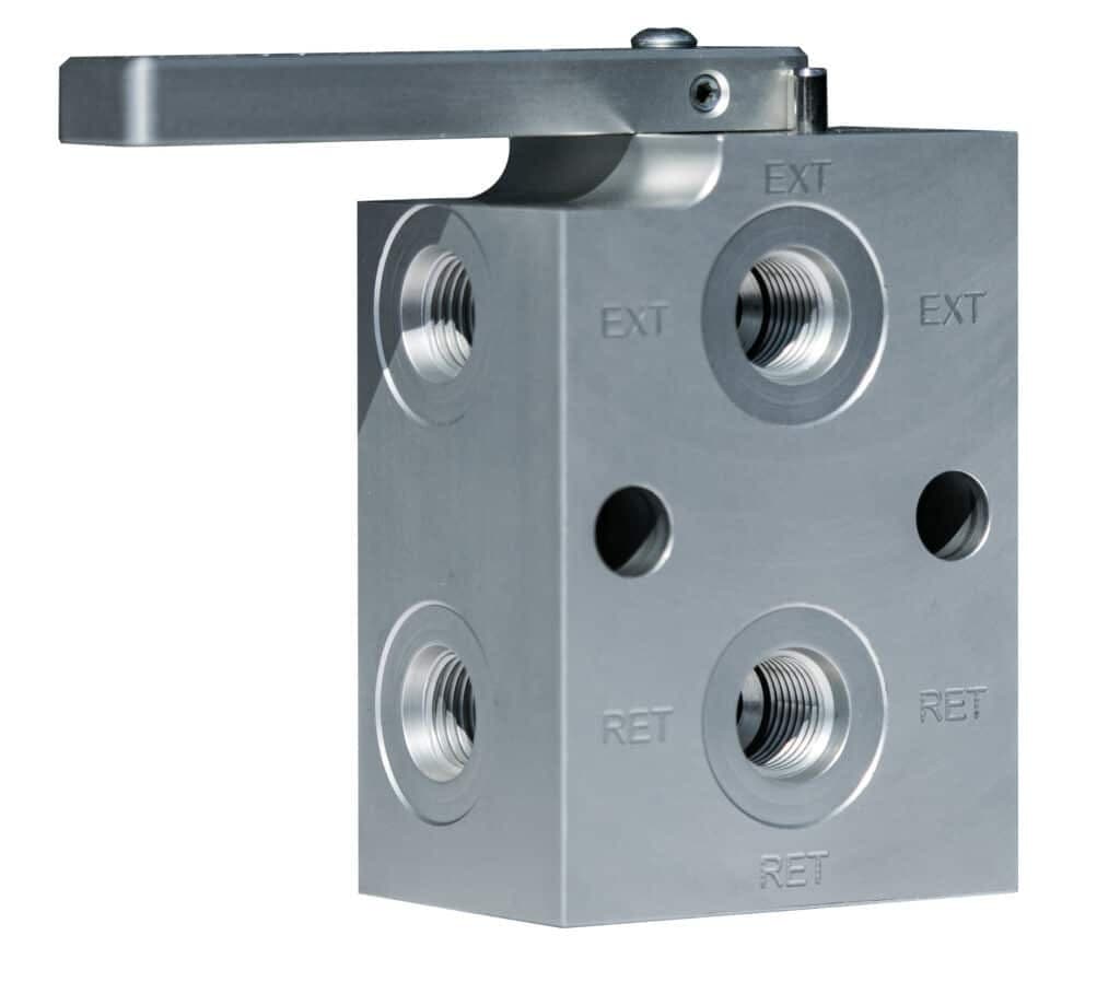 Stillwell Six-Port Diverter Ball Valve, view 1