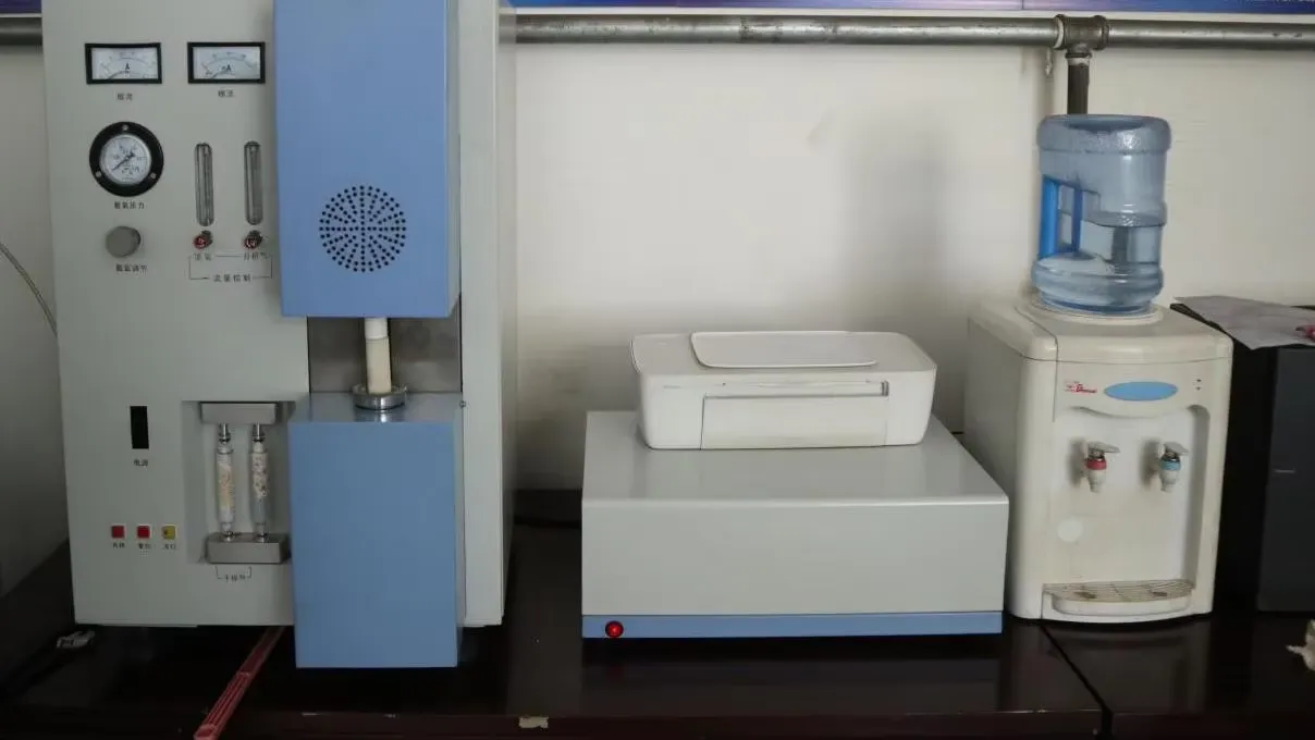 High-frequency infrared carbon and sulphur analyser